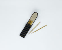 画像をギャラリービューアに読み込む, 豆楊枝入れ 紺地に山吹色 縞